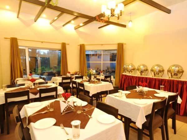 Hotel Suman Paradise Nainital Kültér fotó