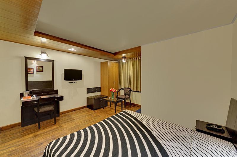Hotel Suman Paradise Nainital Kültér fotó